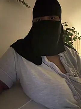 Snapshot of Submissive_Arab chatting on 18, 5, 2026 Submissive Arab online show from 18, 5, 2026