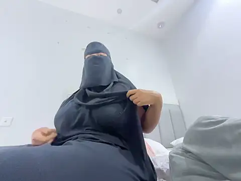 Snapshot of Submissive_Arab chatting on 17, 1, 2025 Submissive Arab online show from 17, 1, 2025