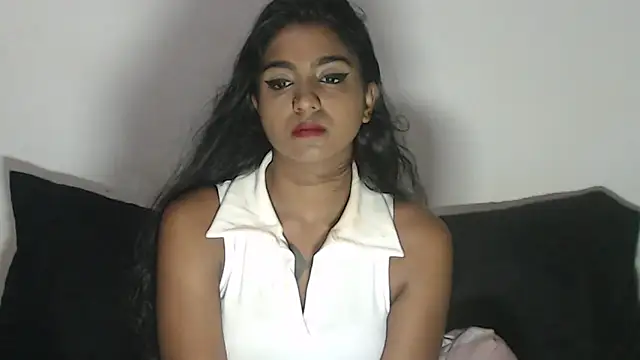 Delilah Blazee online show from 1, 2, 2025