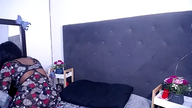 Delilah Blazee online show from 13, 2, 2026