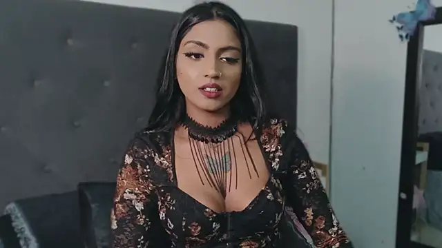 Delilah Blazee online show from 27, 5, 2026