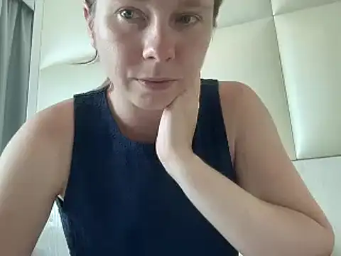 SweetLucy96 online show from 21, 6, 2026