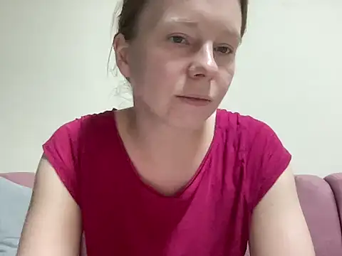 SweetLucy96 online show from 25, 10, 2025