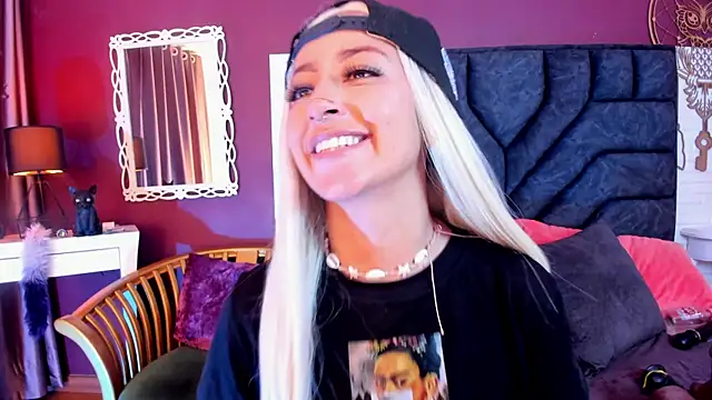 Mia-Bloom online show from 21, 2, 2025
