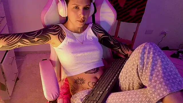 goddess vee  online show from 17, 4, 2026