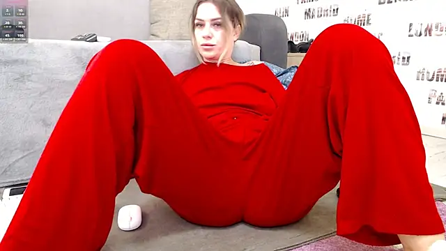 Snapshot of sweetdaiana23 chatting on 28, 11, 2025 sweetdaiana23 online show from 28, 11, 2025