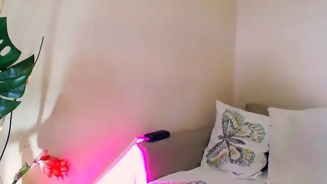 OLIVIA CANDY online show from 3, 4, 2026