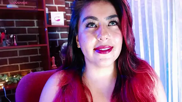 Snapshot of gatuwildhott chatting on 8, 7, 2026 gatuwildhott online show from 8, 7, 2026