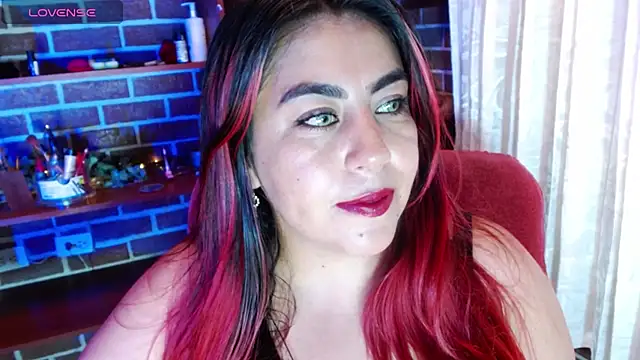 Snapshot of gatuwildhott chatting on 26, 6, 2026 gatuwildhott online show from 26, 6, 2026