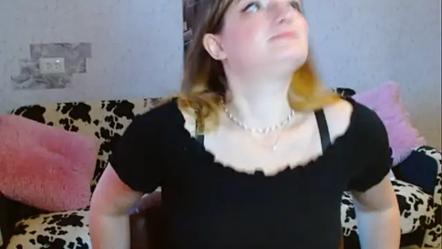 Snapshot of Arielsssplash chatting on 4, 11, 2025 Arielsssplash online show from 4, 11, 2025