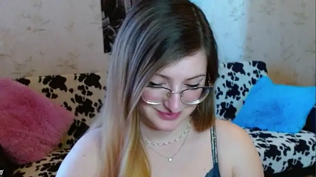 Snapshot of Arielsssplash chatting on 10, 9, 2025 Arielsssplash online show from 10, 9, 2025