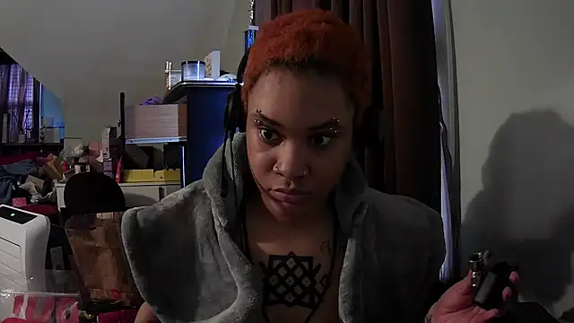 nickytheehawtie online show from 28, 4, 2026