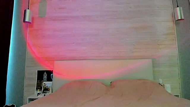 molly hunt  online show from 28, 3, 2026