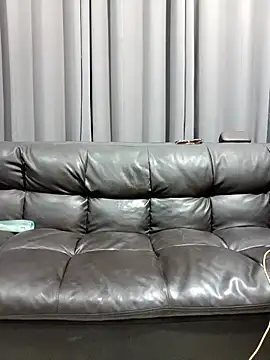 nam tootsis online show from 22, 4, 2026