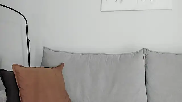 miss emily  online show from 28, 6, 2026