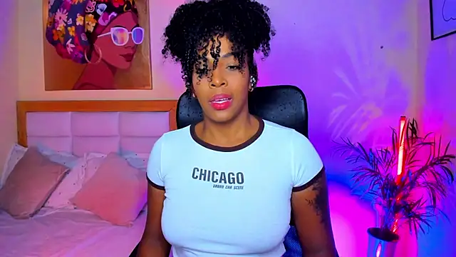 AitanaBrown  online show from 4, 4, 2026