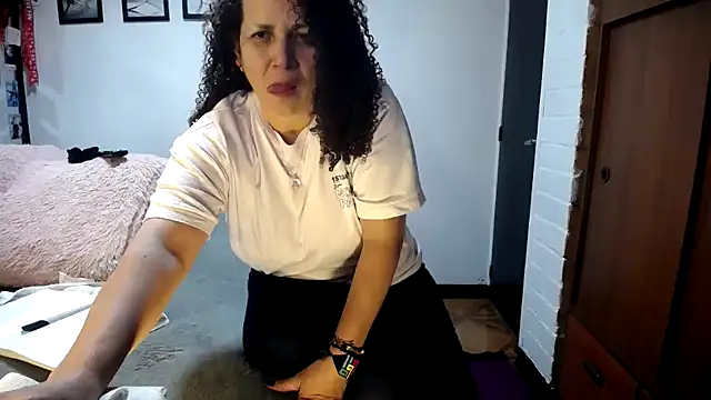 maturehoxx online show from 22, 10, 2025