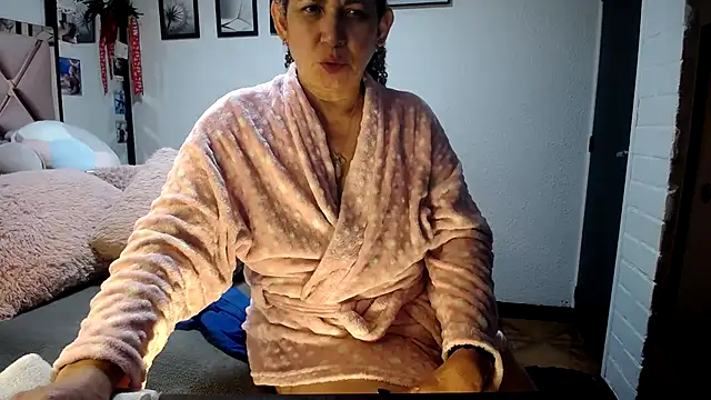 maturehoxx online show from 10, 10, 2025