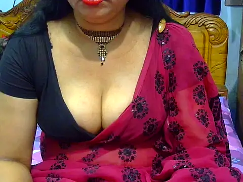 Snapshot of Daneldayna chatting on 7, 5, 2026 Daneldayna online show from 7, 5, 2026