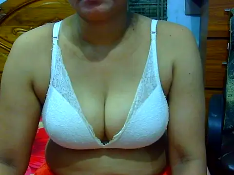 Snapshot of Daneldayna chatting on 19, 7, 2026 Daneldayna online show from 19, 7, 2026