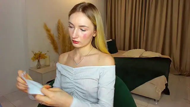 bella  rose online show from 8, 2, 2025