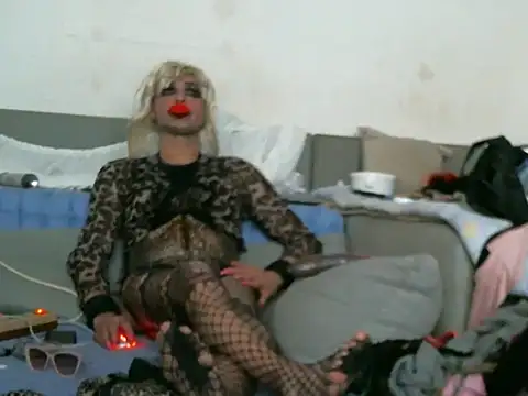 Kinkyslut07 online show from 7, 2, 2026