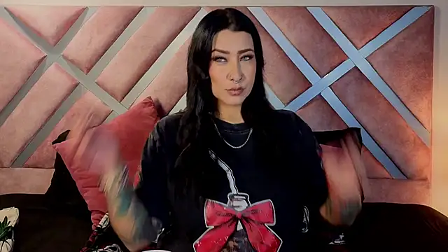  kelly hous36 online show from 15, 4, 2026