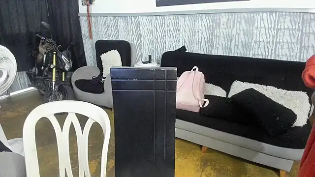 valentinaextreme online show from 5, 4, 2026