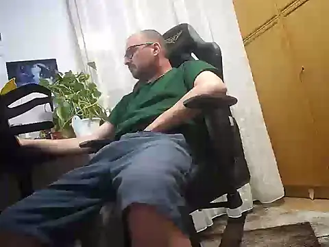 FagGuy39 online show from 8, 4, 2026