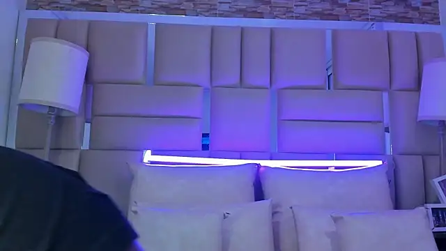 Snapshot of ShaniaBrownn chatting on 28, 10, 2025 ShaniaBrownn online show from 28, 10, 2025