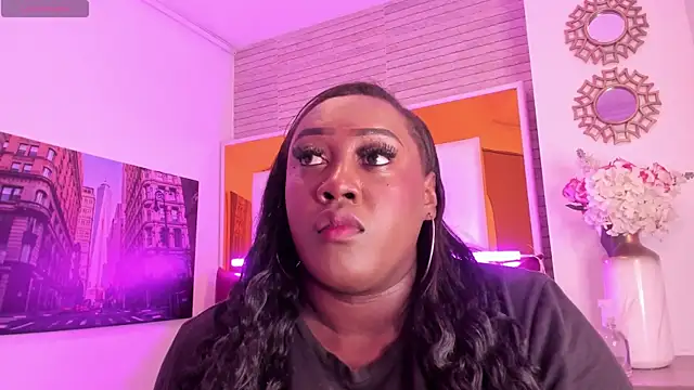 ShaniaBrownn online show from 8, 3, 2026