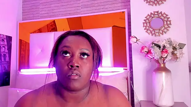 ShaniaBrownn online show from 7, 10, 2025