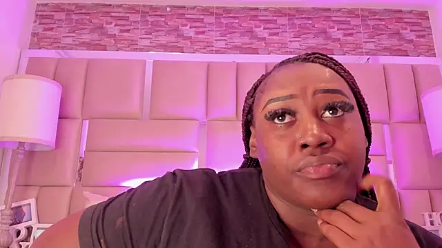 ShaniaBrownn online show from 20, 5, 2026