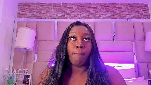 Snapshot of ShaniaBrownn chatting on 12, 11, 2025 ShaniaBrownn online show from 12, 11, 2025