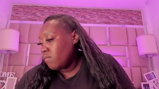 ShaniaBrownn online show from 28, 2, 2026