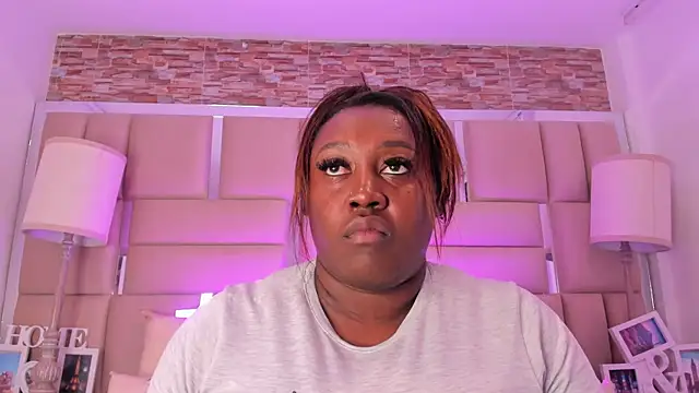 ShaniaBrownn online show from 1, 10, 2025