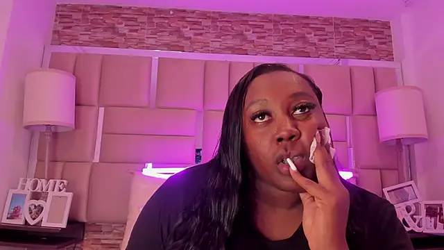 ShaniaBrownn online show from 3, 2, 2026