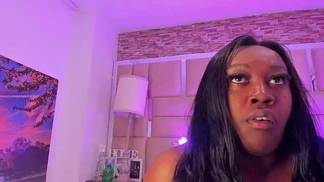 Snapshot of ShaniaBrownn chatting on 14, 11, 2025 ShaniaBrownn online show from 14, 11, 2025