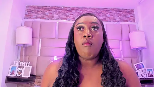 ShaniaBrownn online show from 10, 3, 2026