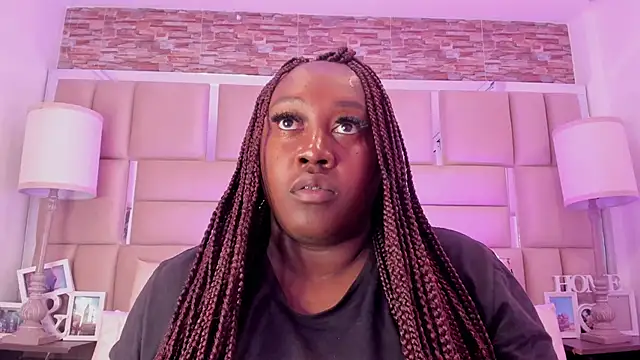 ShaniaBrownn online show from 24, 3, 2026