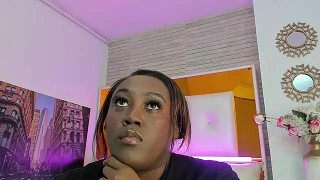 Snapshot of ShaniaBrownn chatting on 25, 10, 2025 ShaniaBrownn online show from 25, 10, 2025