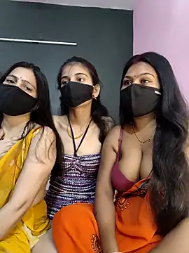 Snapshot of cutee__crazy chatting on 3, 5, 2026 cutee crazy online show from 3, 5, 2026