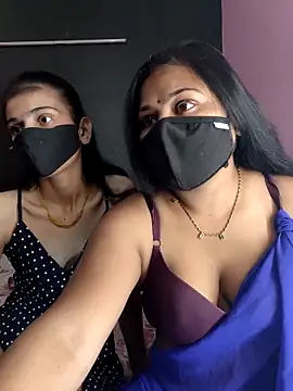 Snapshot of cutee__crazy chatting on 25, 4, 2026 cutee crazy online show from 25, 4, 2026