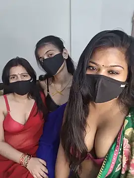 Snapshot of cutee__crazy chatting on 2, 6, 2026 cutee crazy online show from 2, 6, 2026