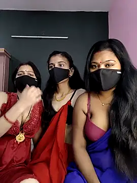 Snapshot of cutee__crazy chatting on 4, 5, 2026 cutee crazy online show from 4, 5, 2026