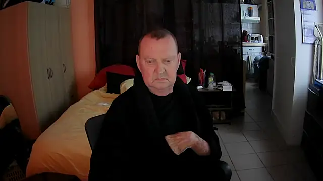 passifsoumis1963 online show from 11, 11, 2025