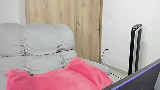 xspecialoomx online show from 14, 4, 2026