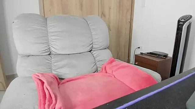 xspecialoomx online show from 30, 3, 2026