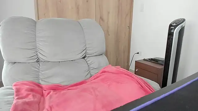 xspecialoomx online show from 22, 4, 2026