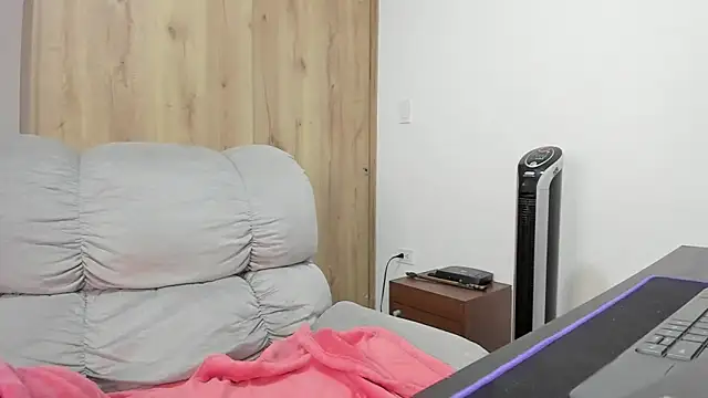 xspecialoomx online show from 20, 3, 2026